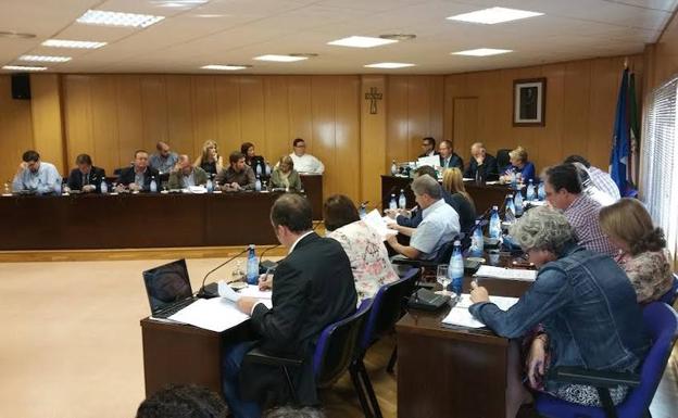 Apoyo unánime al hospital, pero la oposición reclama que lo pague la Junta