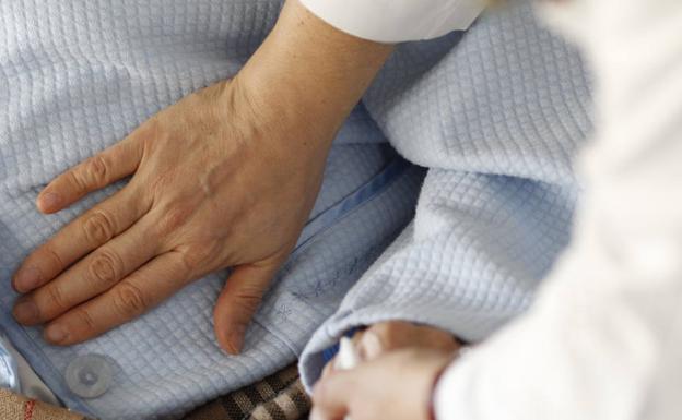Investigan un brote de gastroenteritis en Roquetas