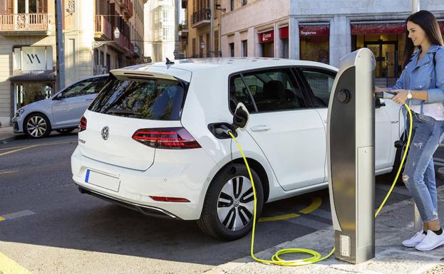 El PSOE reclama al Ayuntamiento una apuesta por vehículos eléctricos e híbridos