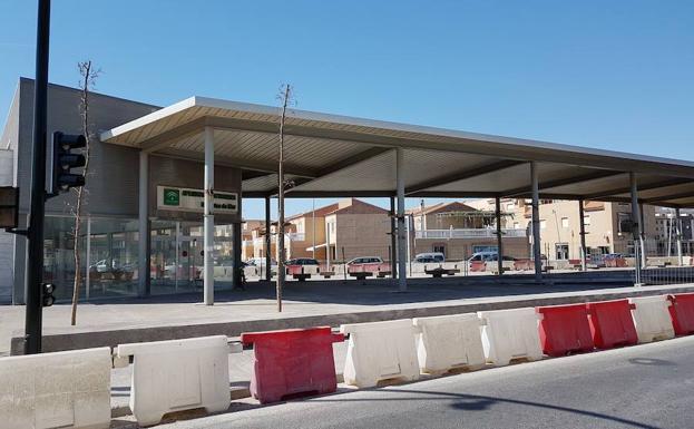 La oposición reclama que se aclare el futuro del apeadero de autobuses y su apertura