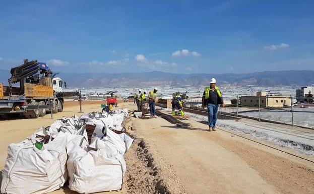 Amat confirma que se prepara la mejora de las conexiones con la variante pero no da detalles