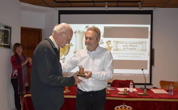 Lleno en el Castillo de Santa Ana para escuchar las conferencias de historia