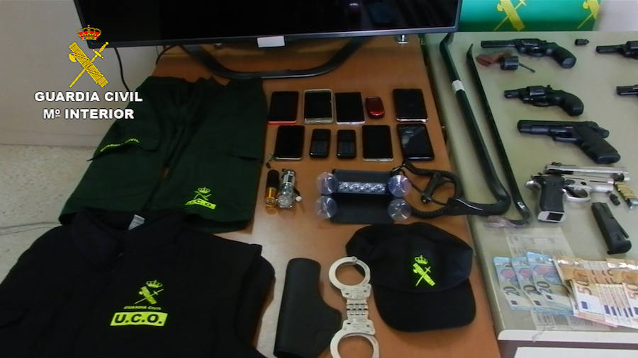 Se pasaba por capitán de la Policía Judicial de la Guardia Civil en Roquetas de Mar para robar droga a otras bandas