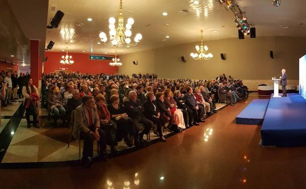 Un millar de personas en el encuentro navideño del PP de Roquetas