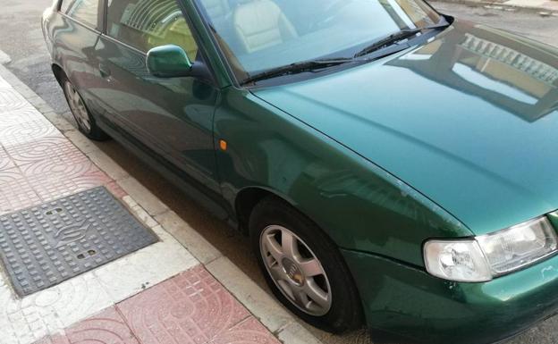 Rajan las ruedas de una treintena de coches en la zona de Las Lomas y La Molina