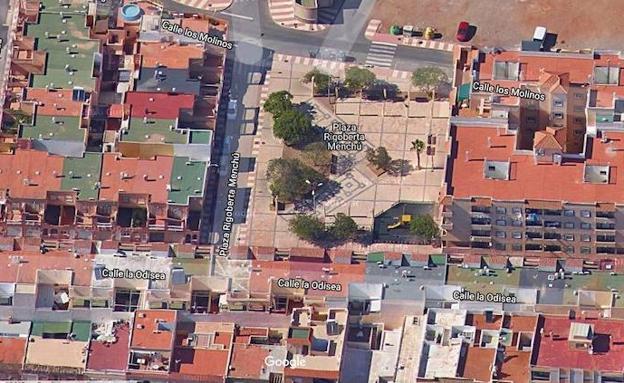 IU reclama unas pistas deportivas abiertas para cubrir el déficit del barrio de Las Lomas