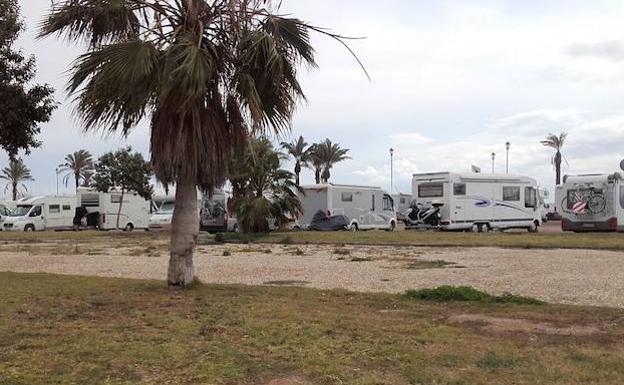 El PSOE exige la puesta en marcha de la ordenanza de autocaravanas