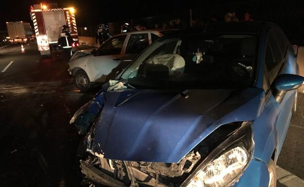 Una colisión entre dos vehículos en la Autovía A-7 deja un herido