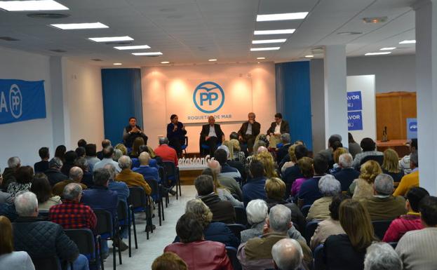 Rafael Hernando defiende la prisión permanente revisable en la reunión mensual del PP de Roquetas
