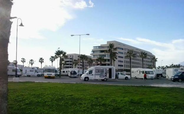Ultimátum vecinal al Ayuntamiento para que resuelva el problema de las autocaravanas