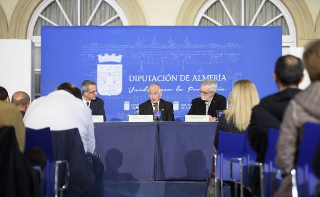 El Colegio de Arquitectos recopila en un libro las ‘joyas’ de la arquitectura roquetera