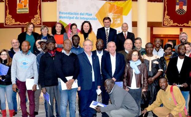 Roquetas quiere seguir siendo un referente en integración con un Plan de 1,5 millones de euros