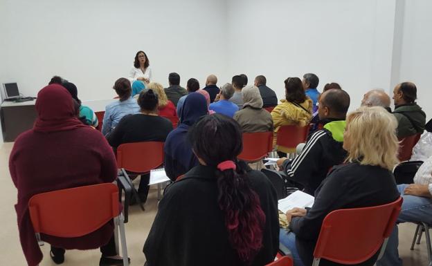 Curso de manipulación de alimentos a cargo de la ONG Movimiento por la Paz