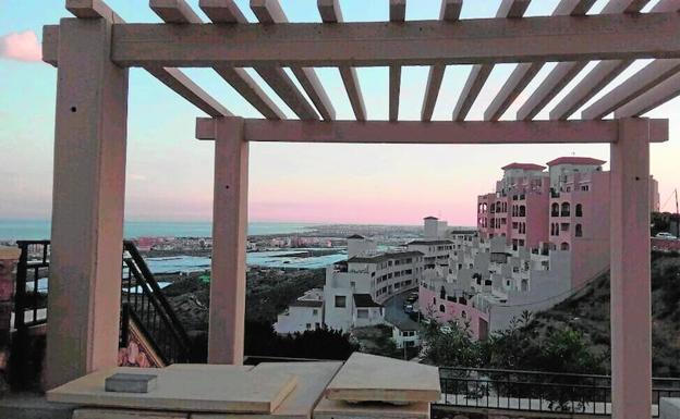 Arreglar el hundimiento del mirador de Las Colinas costará casi 6 veces más que su construcción