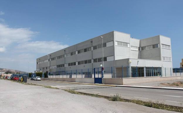 El PSOE exige al equipo de Gobierno que asuma su obligación de mantener los colegios