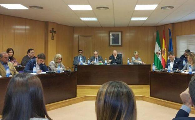 El PP solo acepta debatir las propuestas de la no adscrita y una conjunta de apoyo a la agricultura