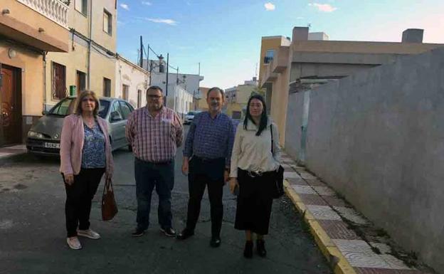 El PSOE denuncia el abandono del Barrio Bajo y reclama medidas de mejora en una moción