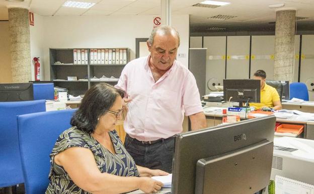 La bajada del tipo impositivo del IBI supera su primer trámite en la Comisión de Hacienda