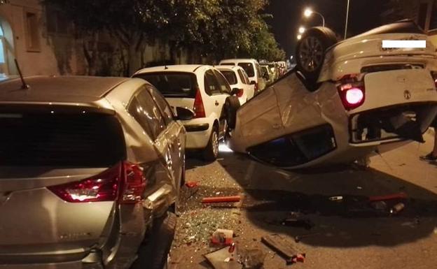 Aparatoso accidente en el cruce entre las calles Santa Fe y Dallas de Aguadulce