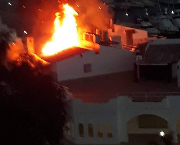 Extinguido el fuego en el Puerto de Aguadulce