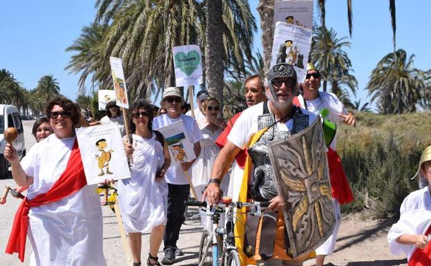 Los romanos regresan a Turaniana para denunciar su abandono y olvido