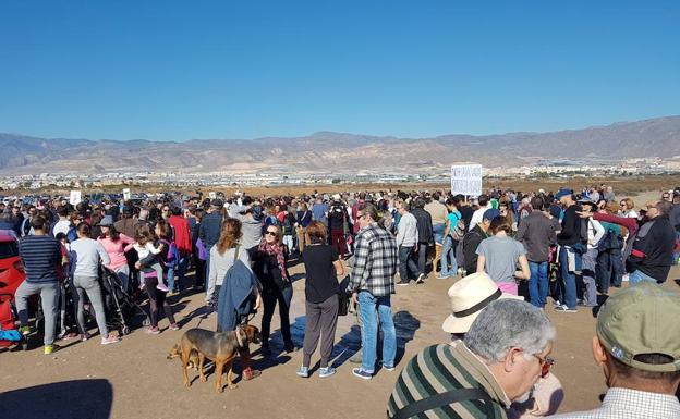 La difusión de Las Salinas por el Museo de Almería llega al Parlamento andaluz