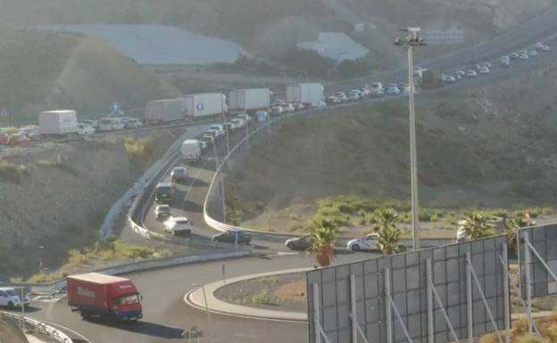 Mañana de nervios y atascos entre el Poniente y la capital