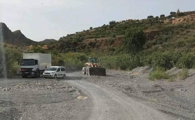 Ecologistas reclaman a la Fiscalía que actúe contra los movimientos de tierras en la Rambla del Cañuelo