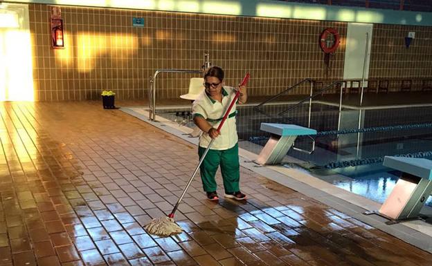 Verdiblanca renueva el contrato de limpieza de 21 espacios municipales