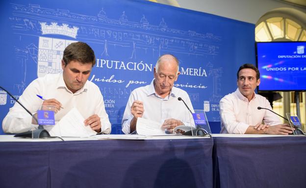 Diputación y Ayuntamiento firman el acuerdo de cesión de tres vías provinciales