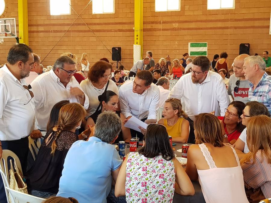 El PSOE dice que Amat usa a los padres afectados por el transporte escolar como «rehenes»