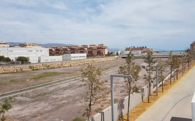 Amat quiere cubrir las ramblas del Cañuelo y San Antonio con el dinero del hospital