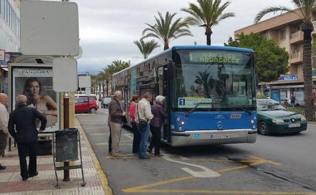 El Ayuntamiento tiene ya un primer borrador del futuro servicio de transporte urbano