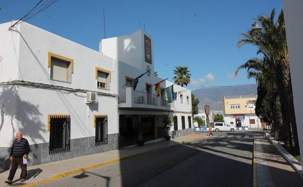 Bloqueo en La Mojonera al destino del superávit de 2017 para diversas inversiones