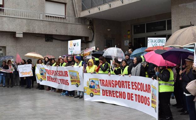 Las AMPAS dispuestas a gestionar el transporte escolar si el Ayuntamiento lo paga