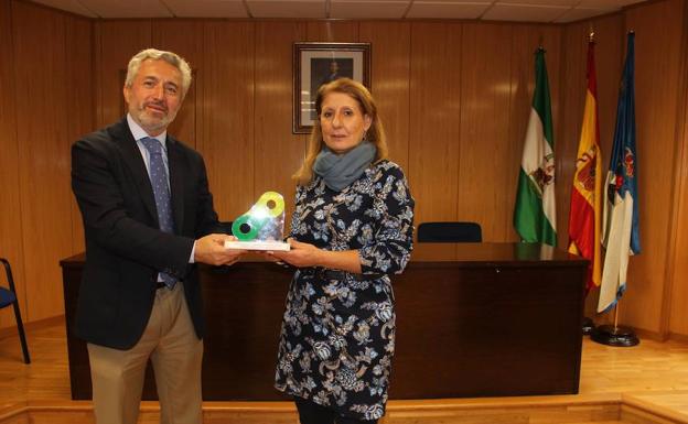 Ecopilas premia a Roquetas por ser la recogida de pilas durante La Vuelta