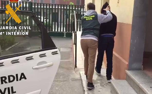 Detenido por robar a un anciano al que siguió tras salir del banco