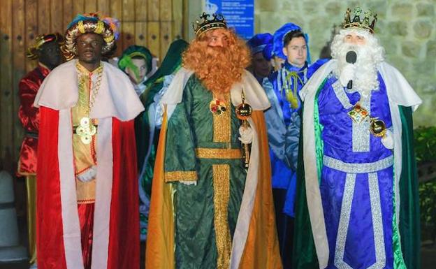 La animación y pasacalles de las cabalgatas de Reyes costarán cerca de 100.000 euros