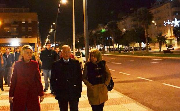 La avenida Reino de España por fin tiene iluminación en las aceras