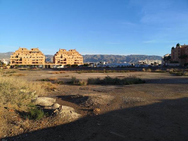 El Ayuntamiento mantiene la preferencia por el solar junto al colegio inglés para el futuro IES de Las Salinas