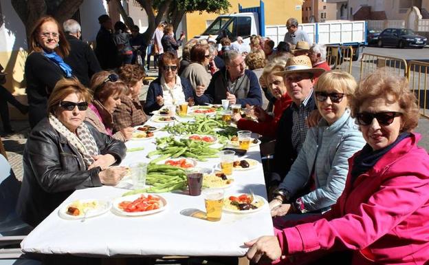 El Ayuntamiento prevé gastar casi 18.000 euros en las migas del Día de Andalucía