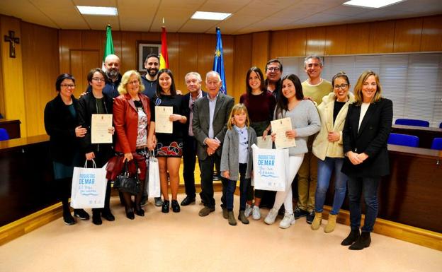 Cuatro estudiantes roqueteras reciben una beca Amancio Ortega