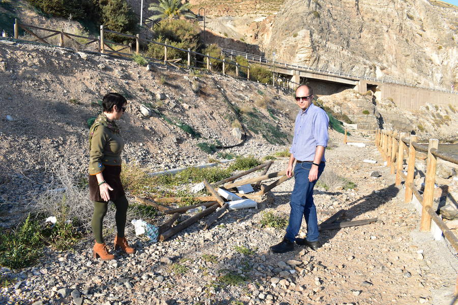 IU denuncia el abandono del parque del mirador de El Cañarete y apuesta por su recuperación