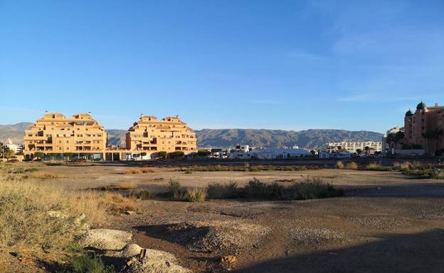 El Ayuntamiento inicia el proceso de cesión de la parcela para el futuro IES de Las Salinas