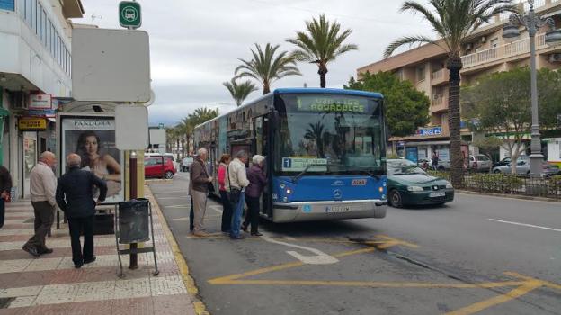 El futuro bus urbano tendrá cuatro líneas y prevé una aportación municipal de un millón de euros anuales