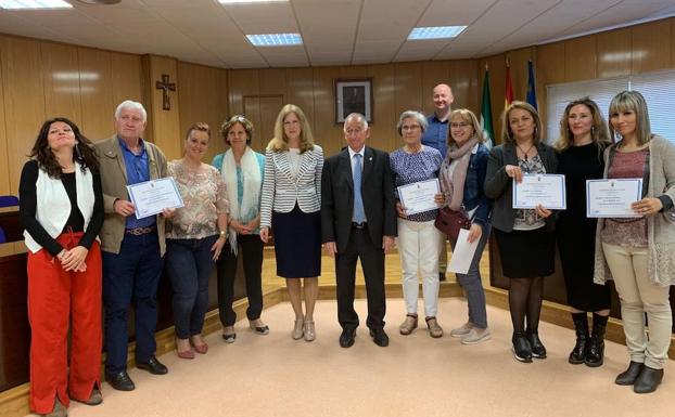 Amat entregó los premios de las cruces de mayo de este año