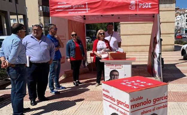 El PSOE promete acabar con «décadas de abandono y agravios de Amat hacia Aguadulce»