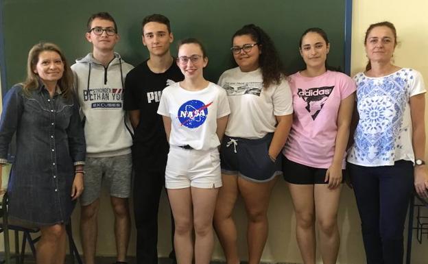 Alumnos del IES Aguadulce llegan a las finales del concurso 'Finanzas para todos'