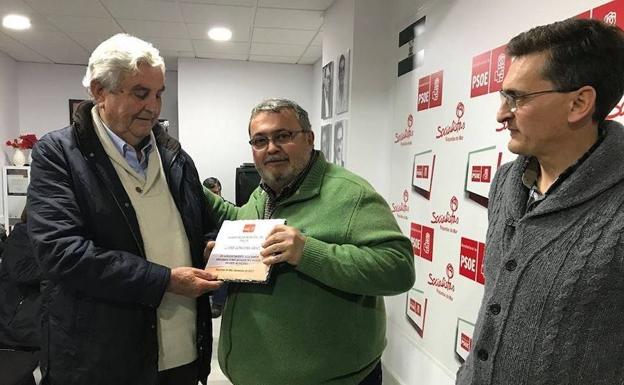 Homenaje en el PSOE al exalcalde José Góngora, fallecido el pasado mes de abril