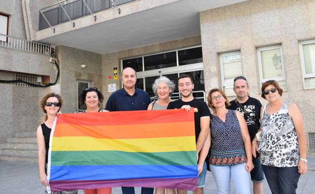 Concentración y manifiesto de IU-TD-E con motivo del Orgullo LGTBI